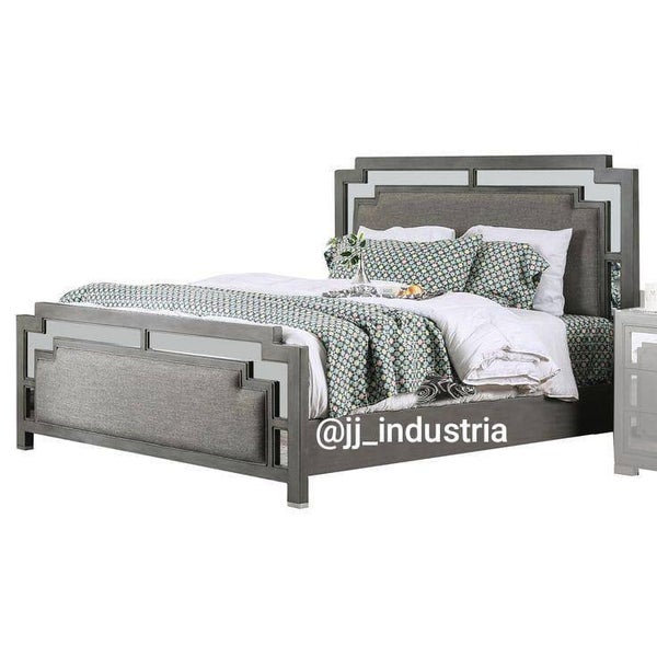 Cama en hierro tapizada