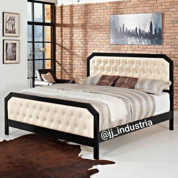 Cama en hierro tapizada