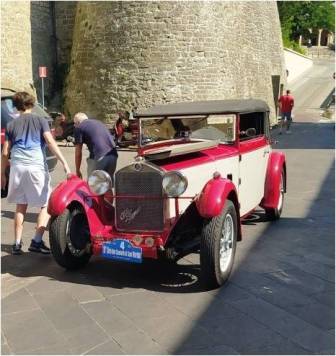 ALFA ROMEO • Großes Ferienhaus in Italien mit Pool: Ca Piero