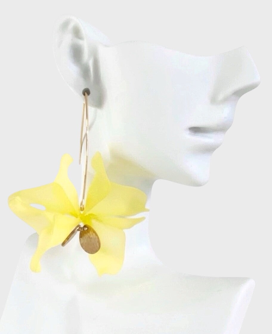 boucles d’oreilles fleur acrylique jaune laiton doré IslaBra design organique 6,5cm bohème