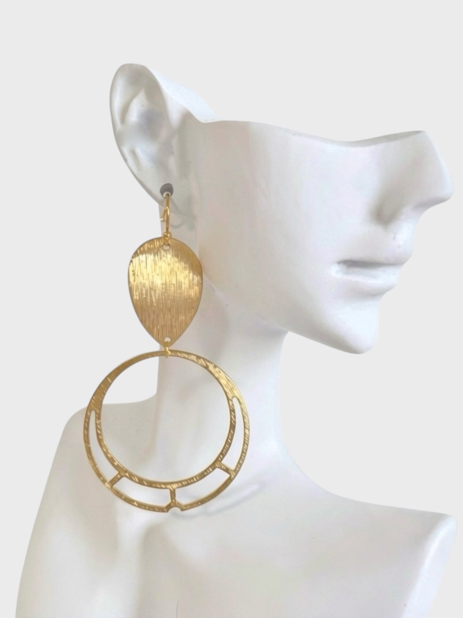Boucles d’oreilles Constellation en laiton brut brossé et acier inoxydable, design circulaire bohème – IslaBra