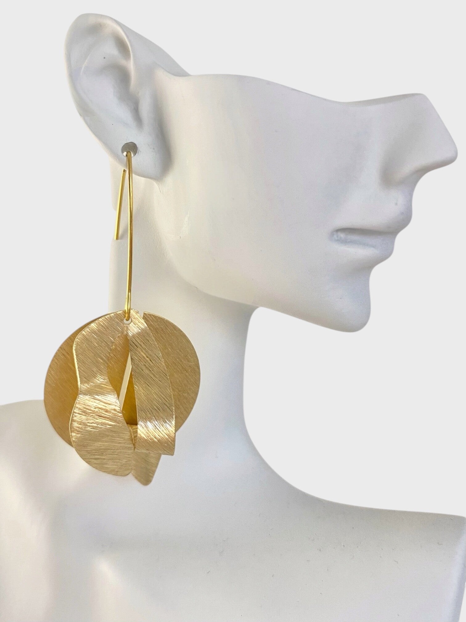 boucles d’oreilles vagues pendante design laiton brut doré acier inoxydable IslaBra 6,5 cm