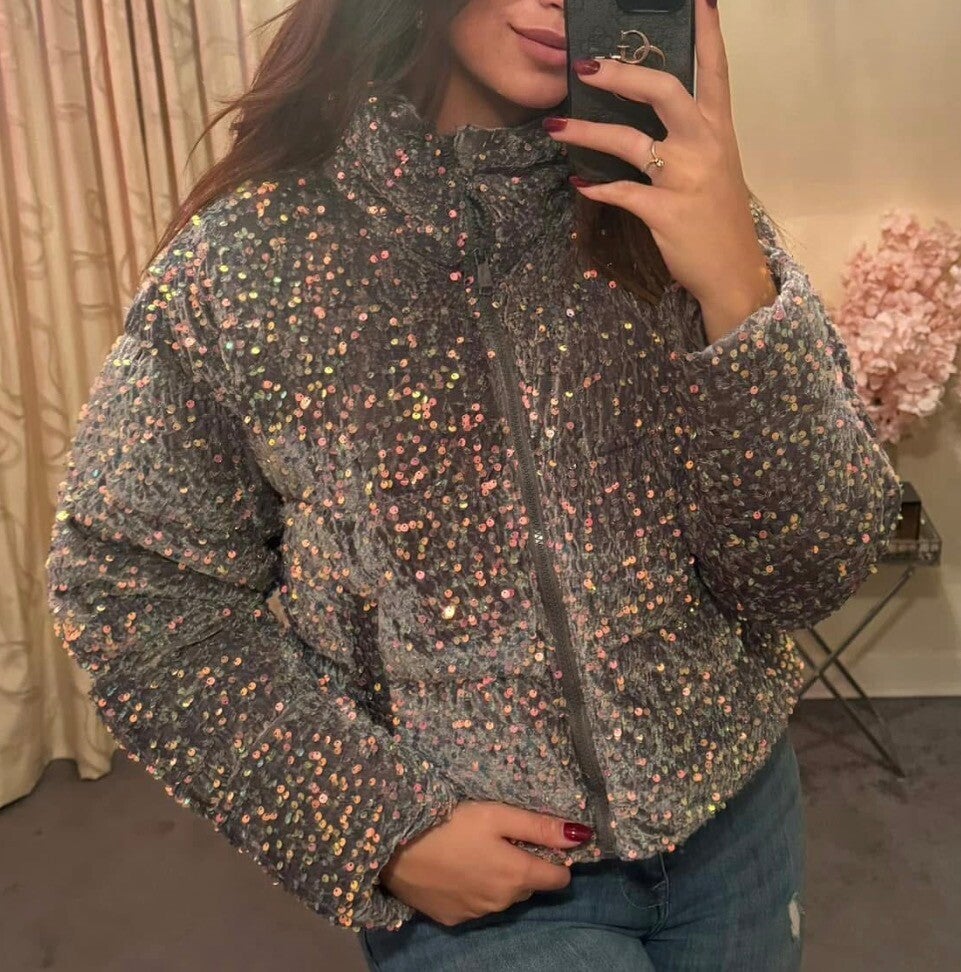 Luxe winterjas bezet met pailletten