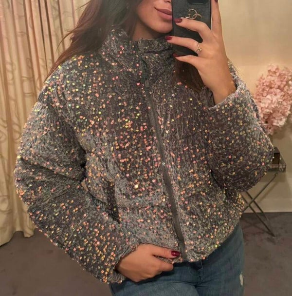 Luxe winterjas bezet met pailletten
