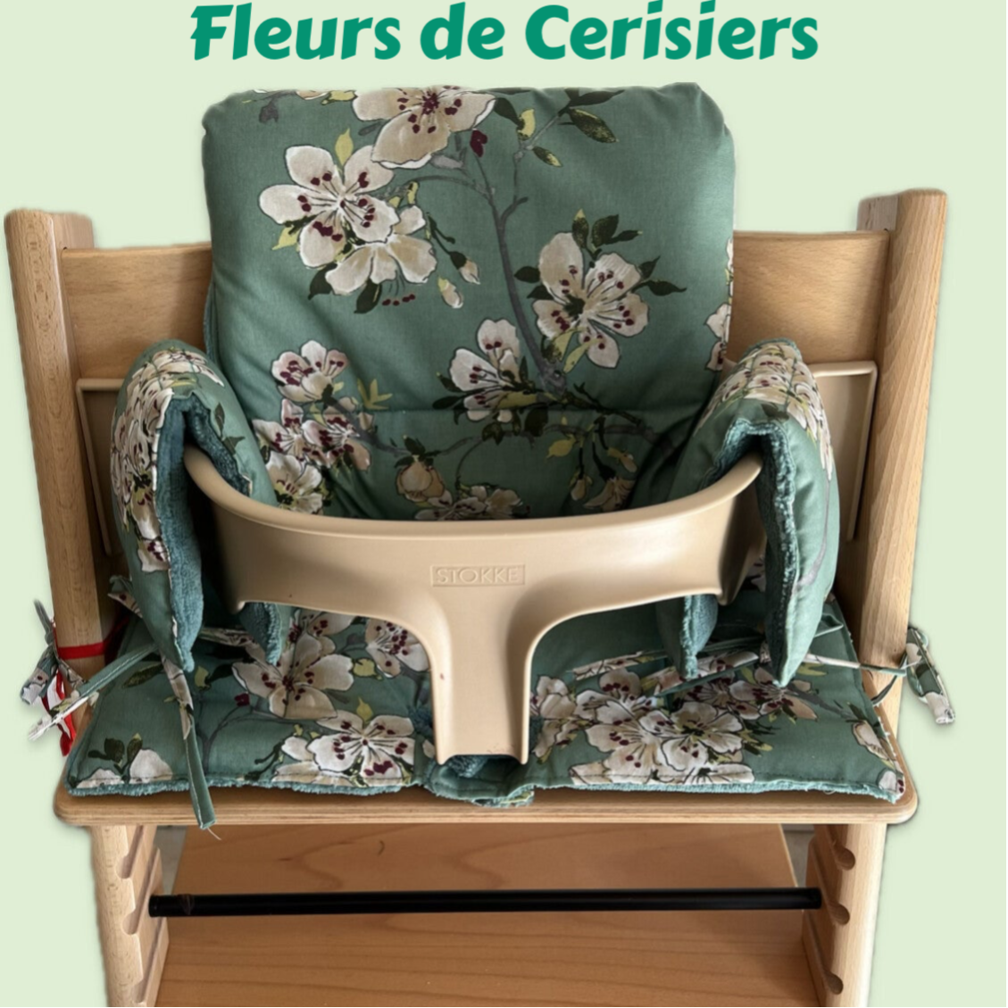 Coussin Imperméable Chaise Haute Stokke - Cerisiers