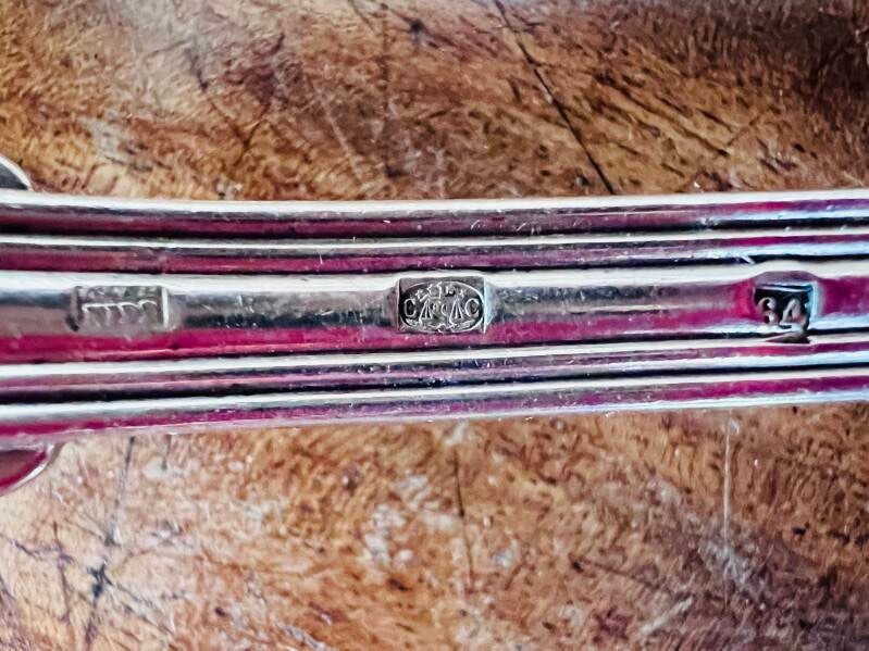 Argent, métal argenté et inox, les différences 