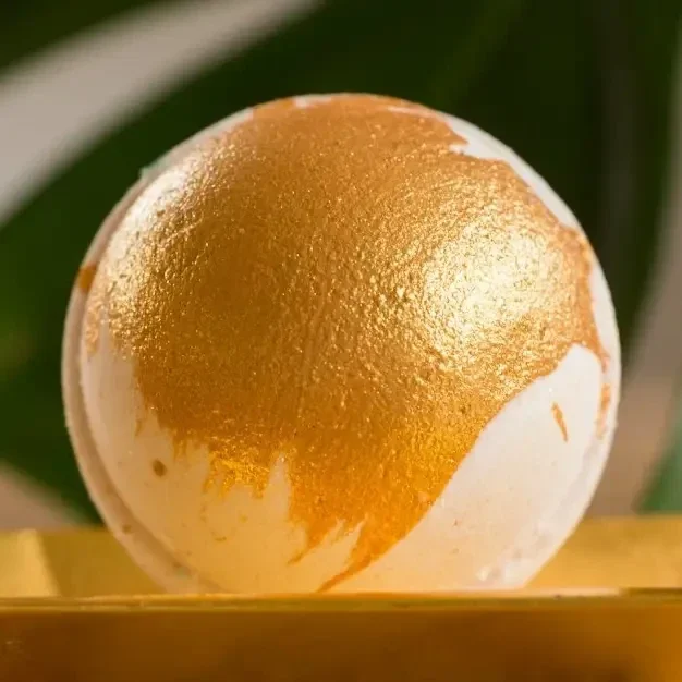 Cleopatra Milk & Honey Bath Bomb