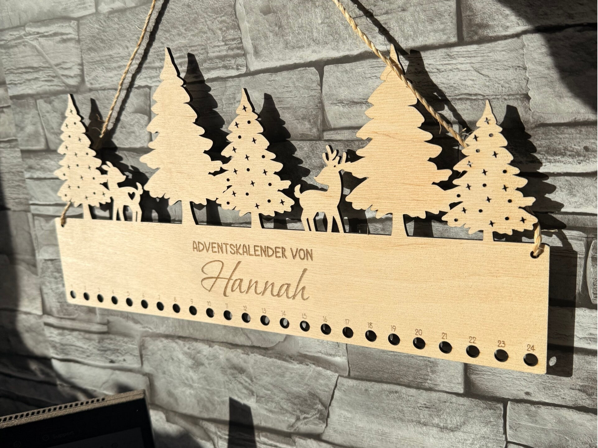 Personalisierter Adventskalender aus Holz – Winterwald