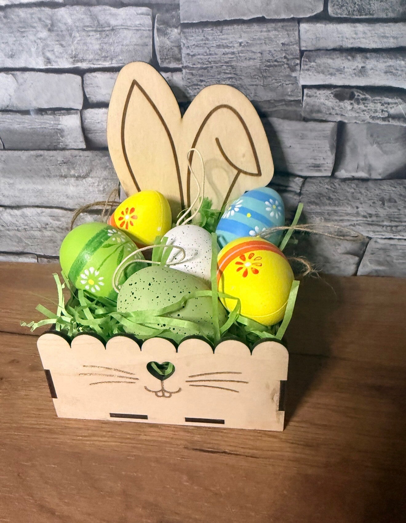 Süßes Osternest aus Holz