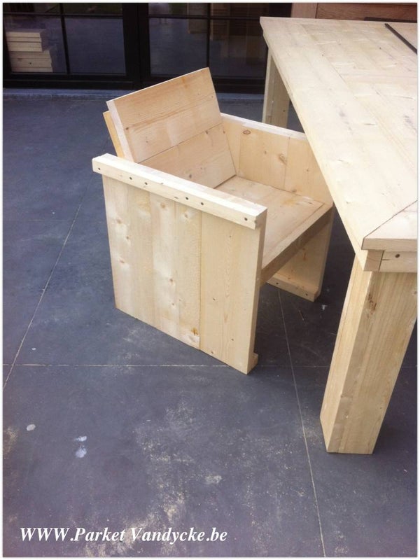 steigerhout stoel = 79 €