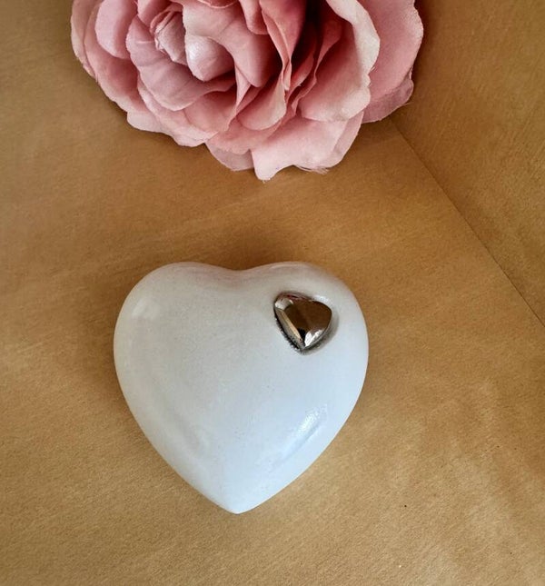 Hart in hart mini urntje wit
