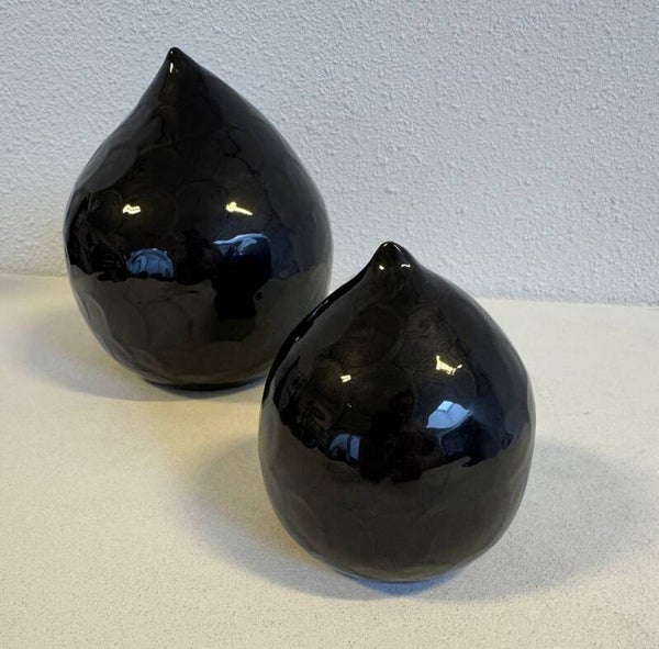 Urn traan zwart in Small en Medium