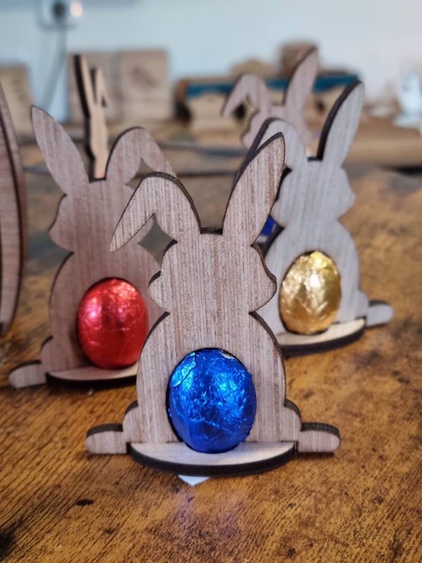 Paashaasje met chocolade eitje