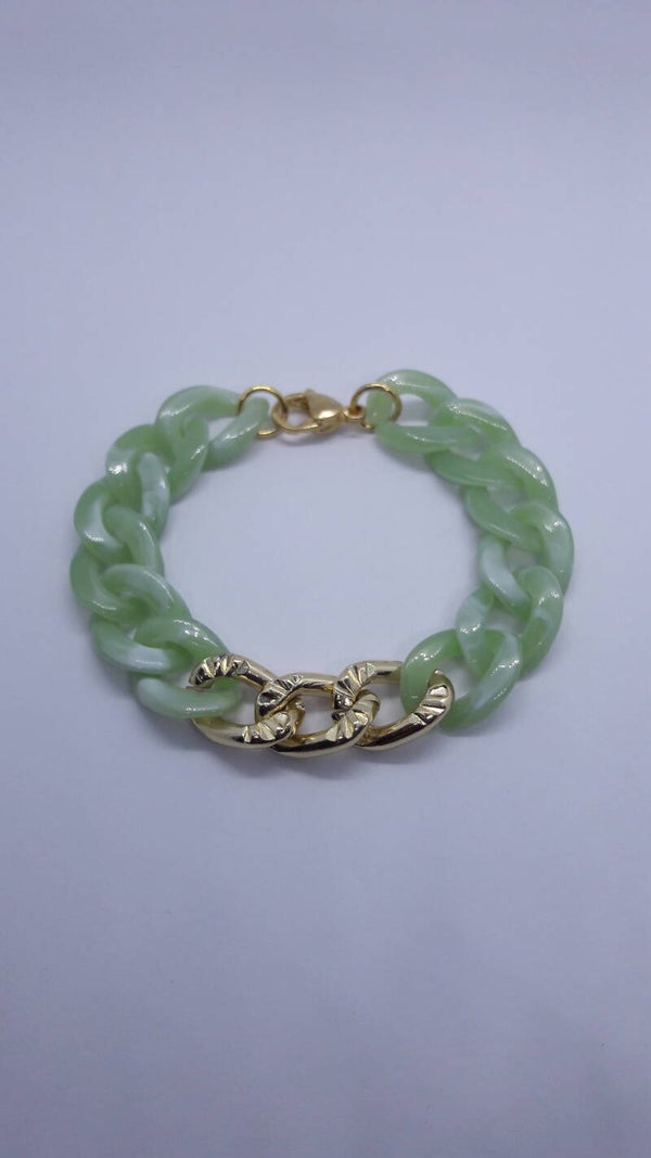Armband van kunststof schakels, kleur groen, goud