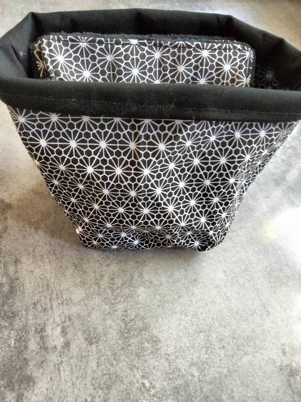 Panière et ses 8 lingettes lavables en éponge de bambou