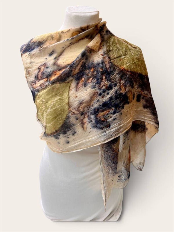 Zijden ecoprint-sjaal – blauwhout & annato