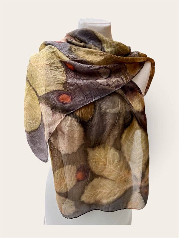 Zijden ecoprint-sjaal – blauwhout & ijzer