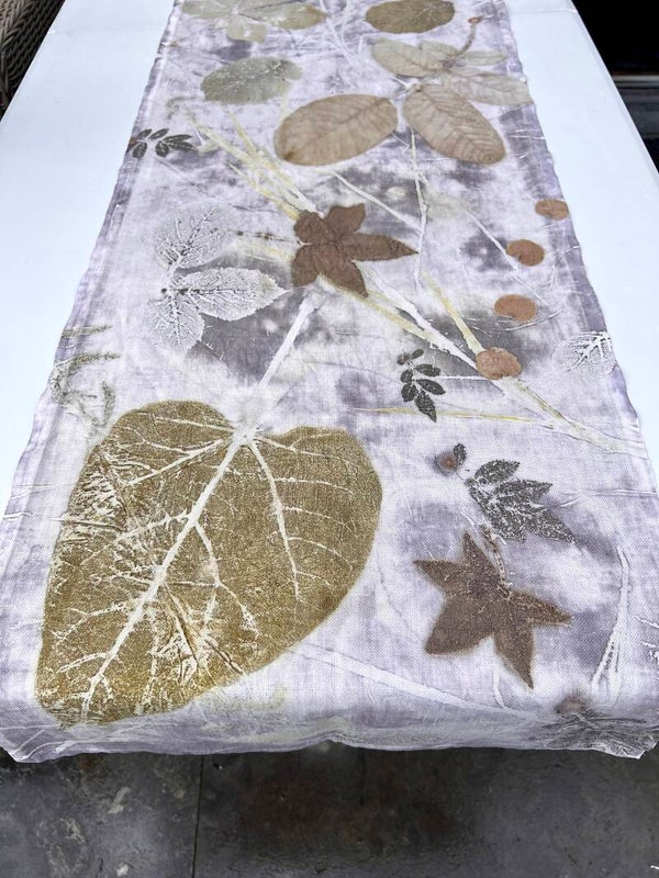 Katoenen ecoprint-tafelloper – zachte herfsttinten
