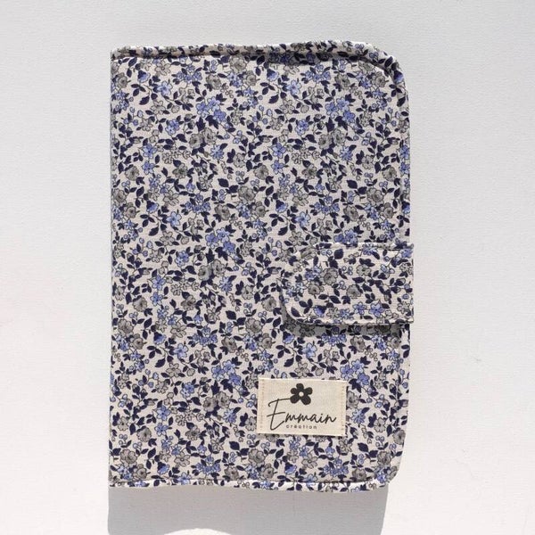 Protège Carnet de Santé Fleuri Bleu