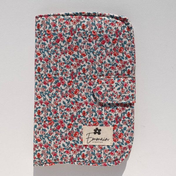 Protège Carnet de Santé Fleuri Rouge