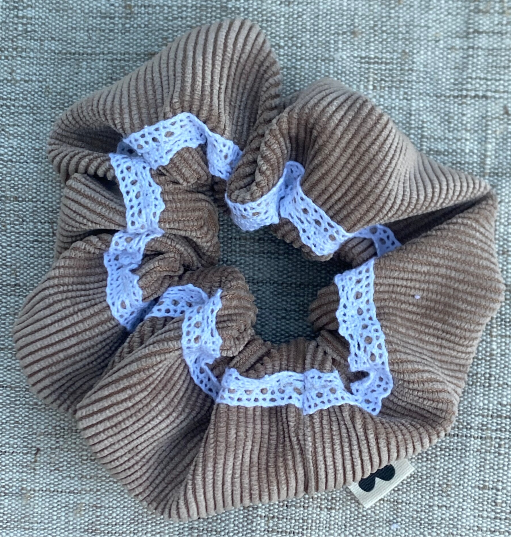 Chouchou Marron Dentelle Blanche