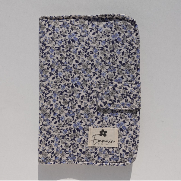 Protège Carnet de Santé Fleuri Bleu