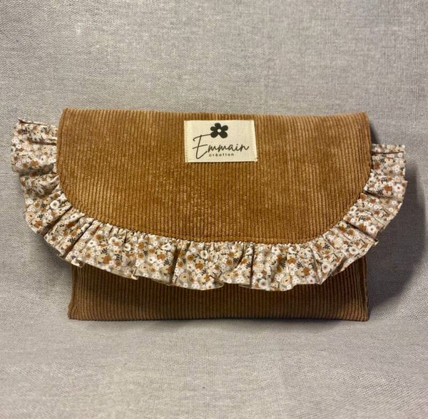 Pochette à froufrous en Velours Camel
