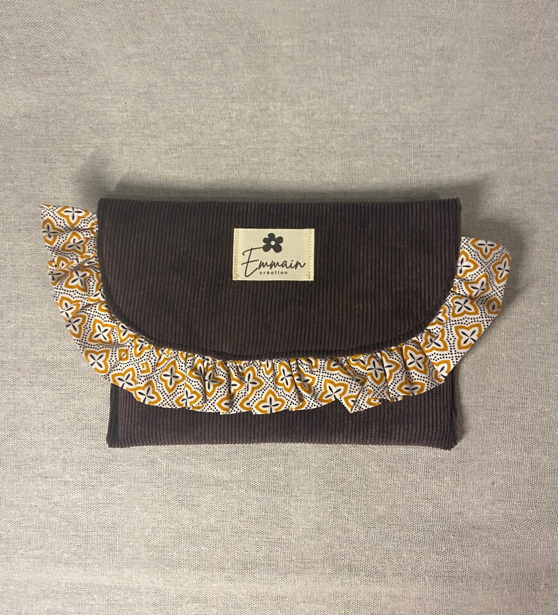 Pochette à froufrous en Velours Marron