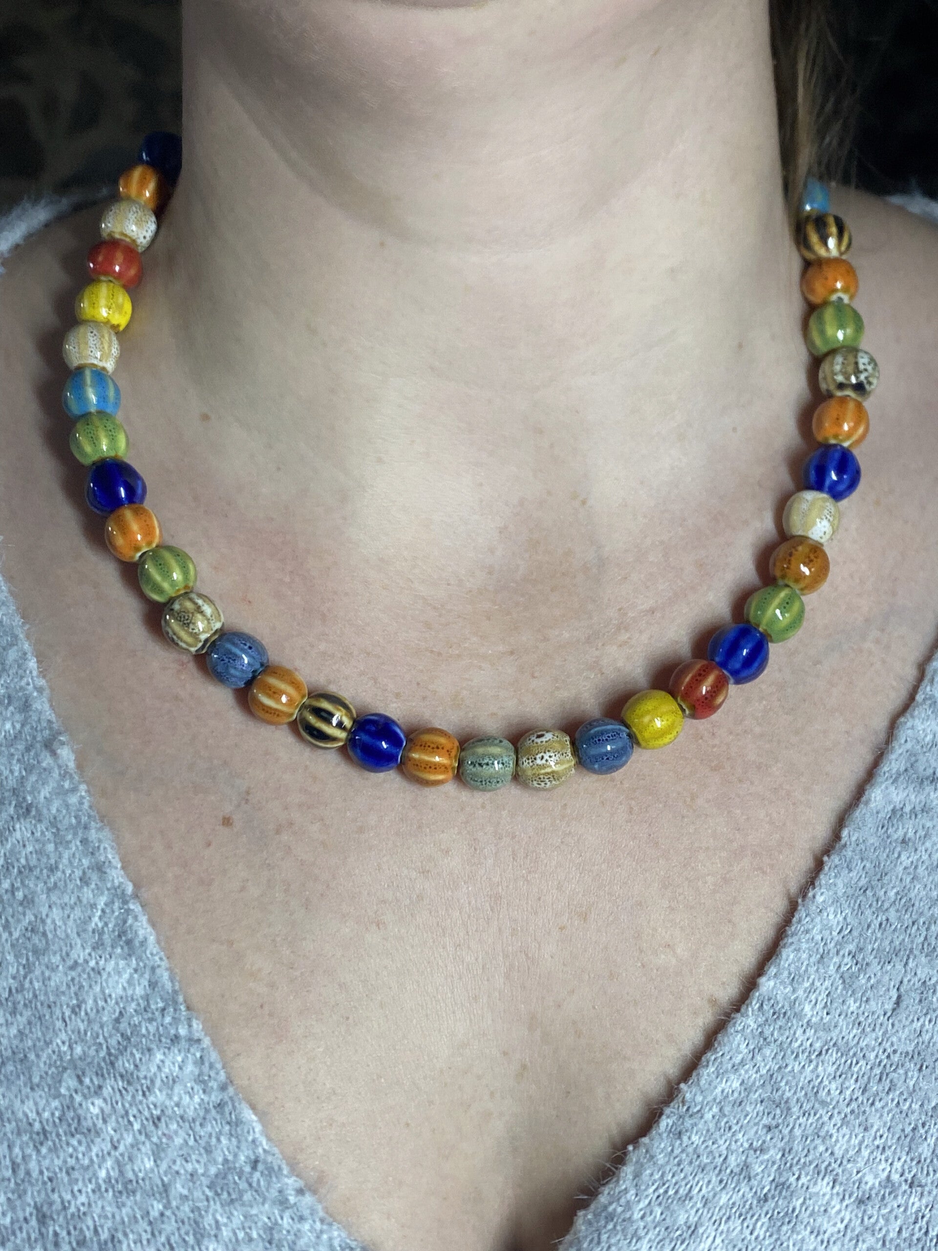 Collier grosses perles colorées