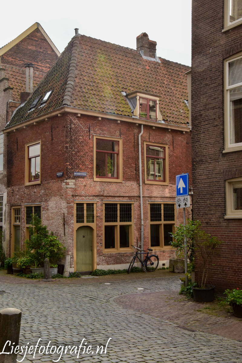 Leiden9-10-2021hoekNieuwstraat-Beschuitsteeg.jpg