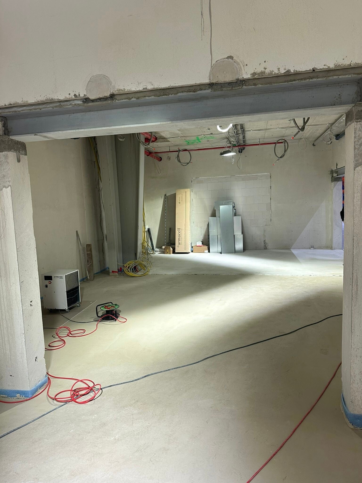 Bauzwischen- und Bauendreinigung durch HEROSA Facility Services in einem Neubauobjekt