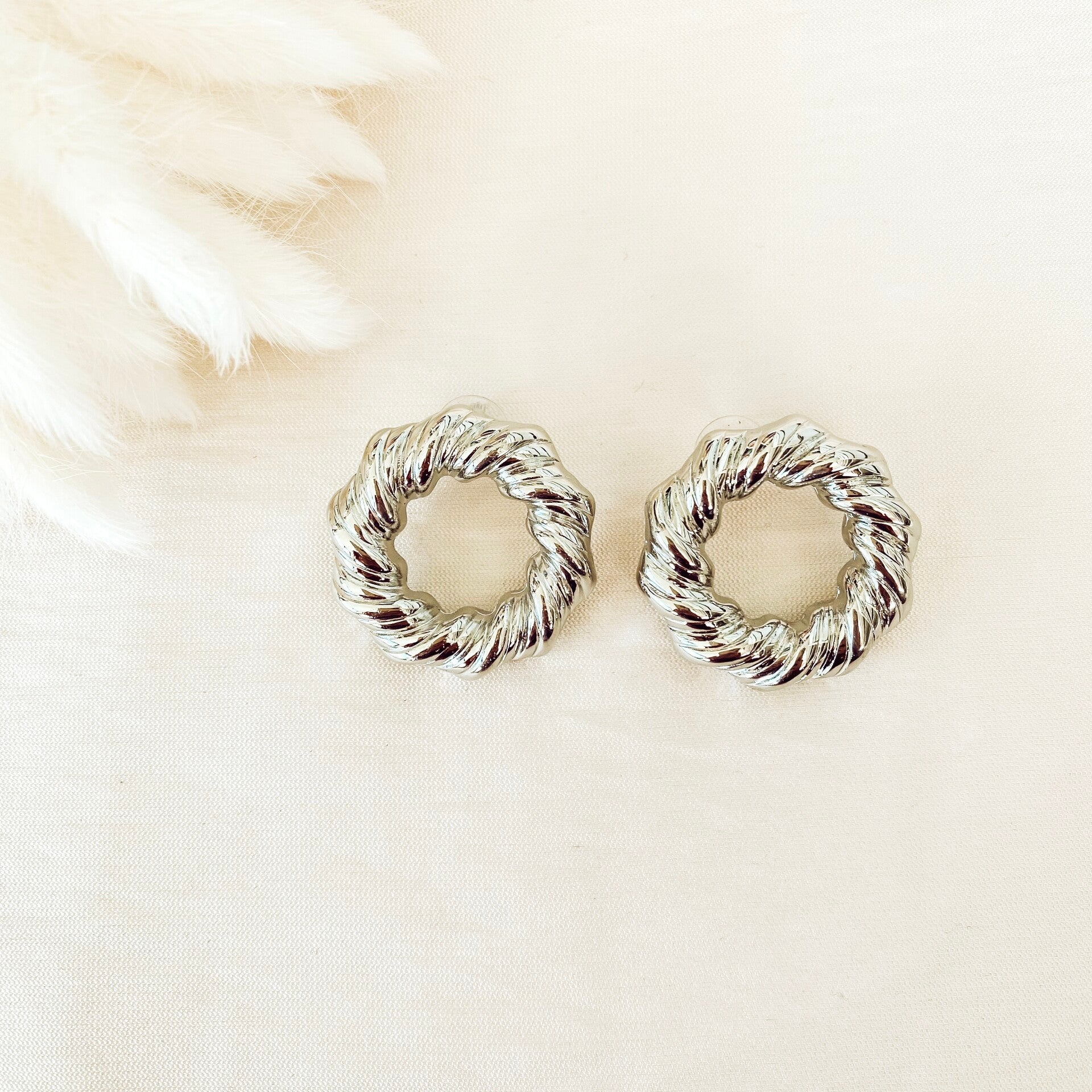 Loop earrings silver
