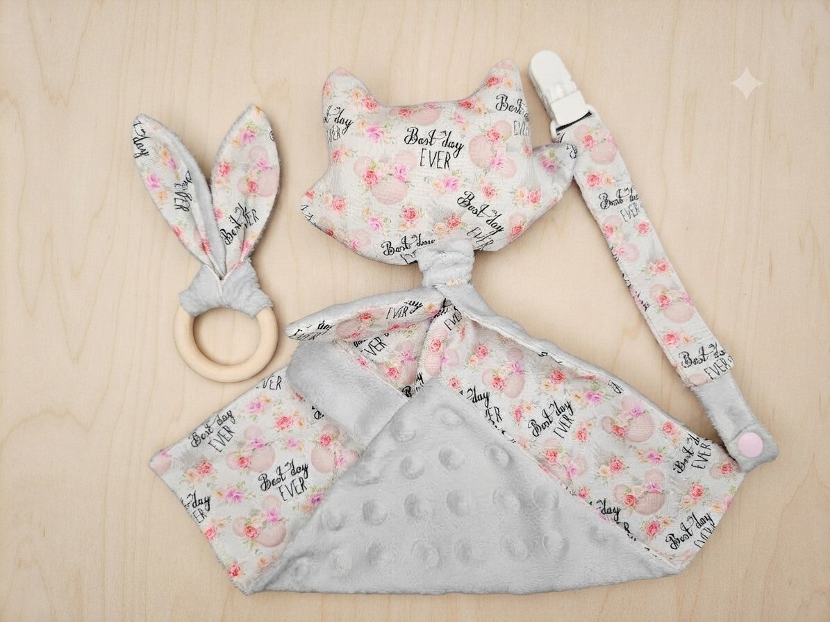 Lot Doudou , attache-tétine et hochet Disney