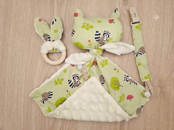 Lot Doudou , attache-tétine et hochet Raton Laveur