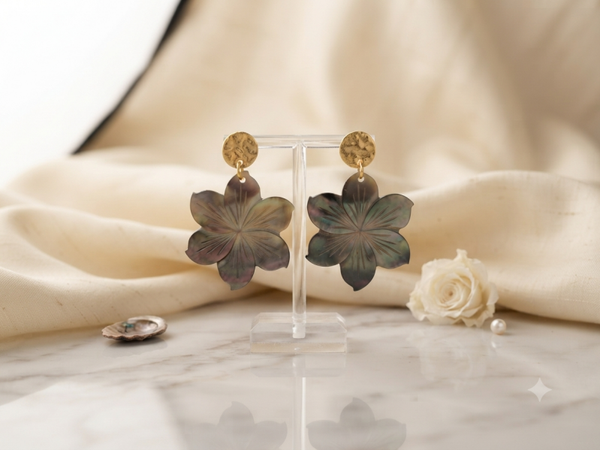 Boucles d'oreilles Fleurs en Nacre