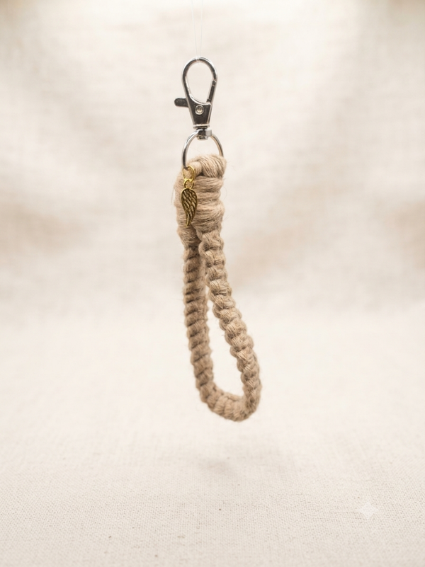 Porte clés en Macramé Marron
