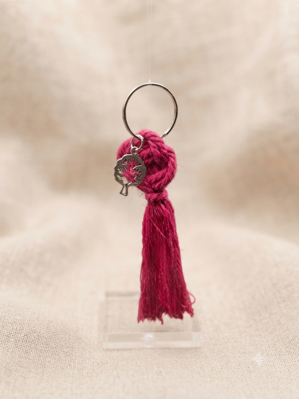 Porte clés en Macramé Fushia