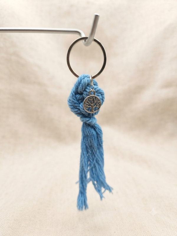 Porte clés en Macramé Bleu