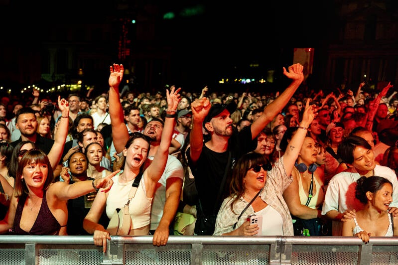 Esme Brigden Photos • The Kooks