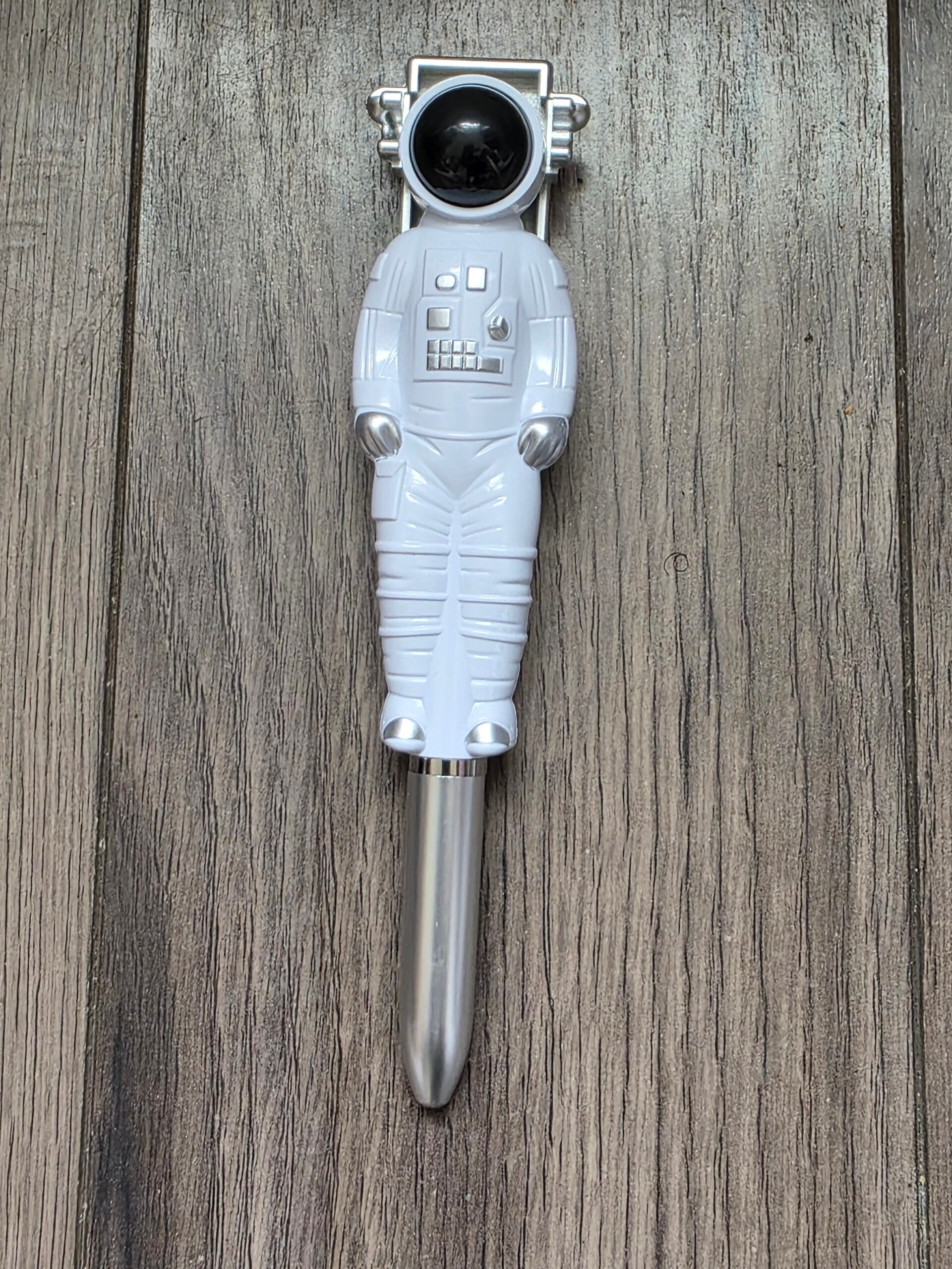 Astronaut figured ink pen