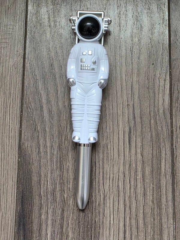 Astronaut figured ink pen