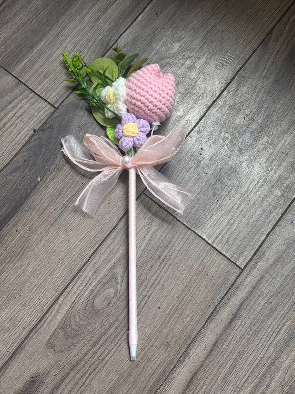 Crochet knitted tulip ink pen