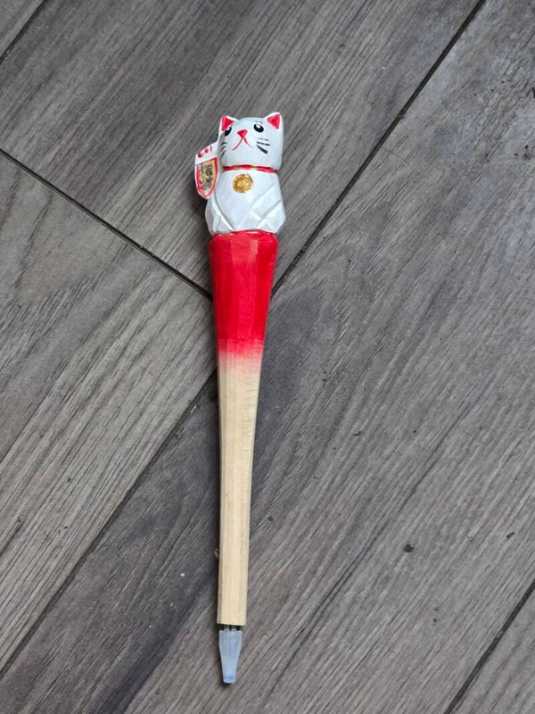 Wooden cat ink pen
