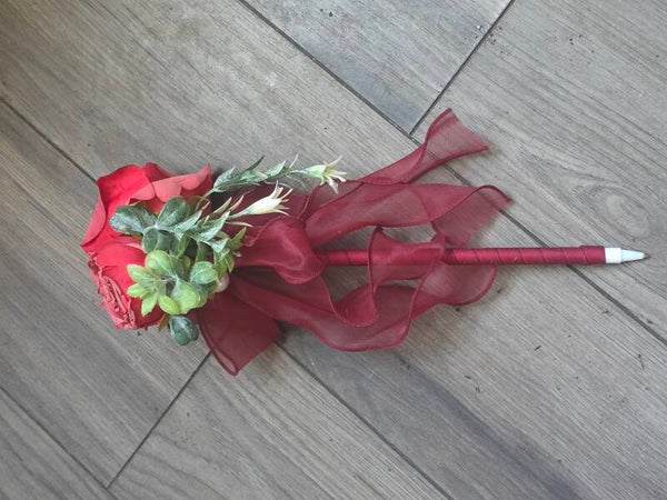 Red rose red scarf ink pen