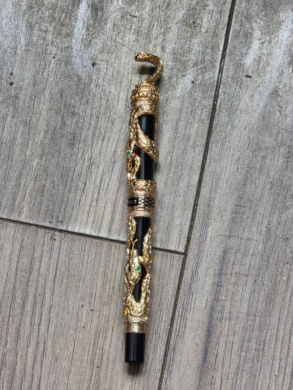 Luxury metal Gold Cobra snake pen
