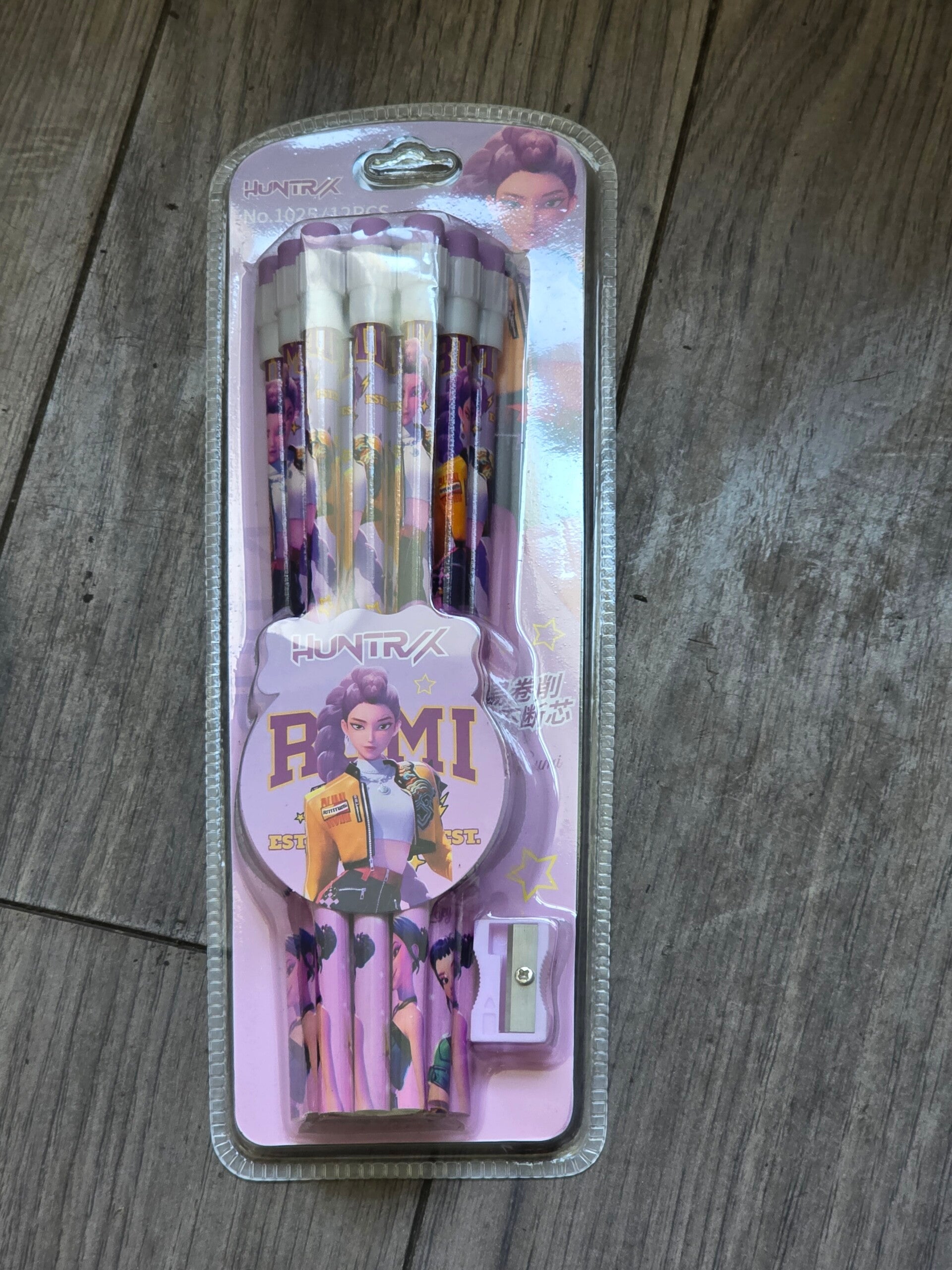 12 piece K-pop pencils - Rumi style