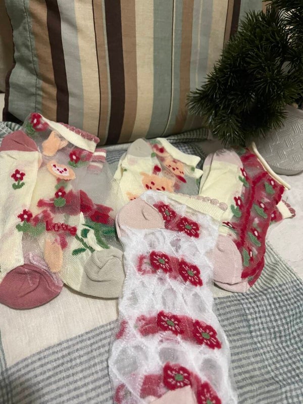 Large multicolor female fashion socks