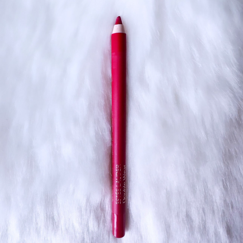 Lip pencil Estee Lauder Double Wear 24H Stay in Place Lip Liner Lisa Schekkerman 