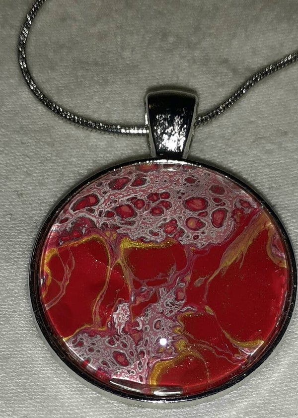 Silver round necklace