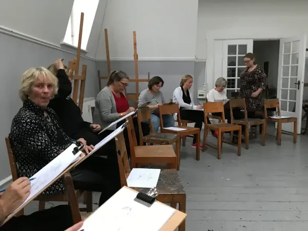 Stort lokale til undervisning og events. Leje 800 kr dep. 2500 DKK